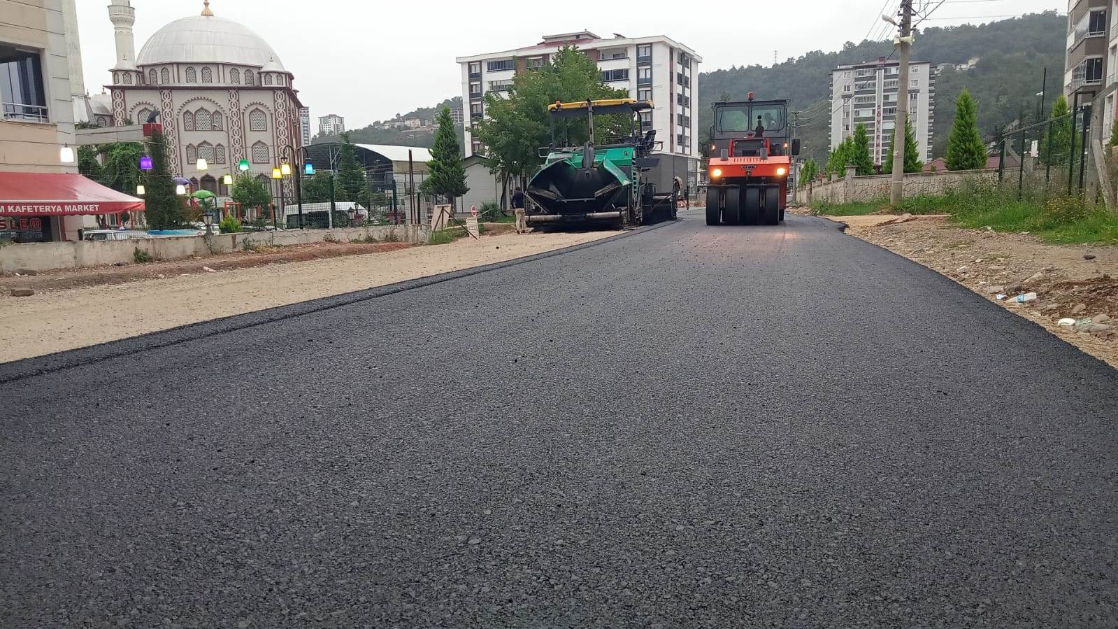 FATSA’DA 3 SOKAK DAHA SICAK ASFALTLA BULUŞTU